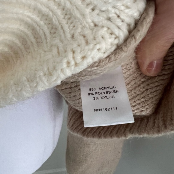 NWOT Women’s Love Ellie Sweater with Side Button Detail Size: XXL - Picture 5 of 7